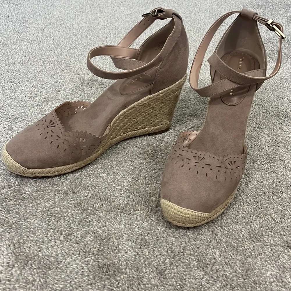 Kelly & Katie Size 10 Taupe Brown Adell Espadrille Sandal Wedges Heels